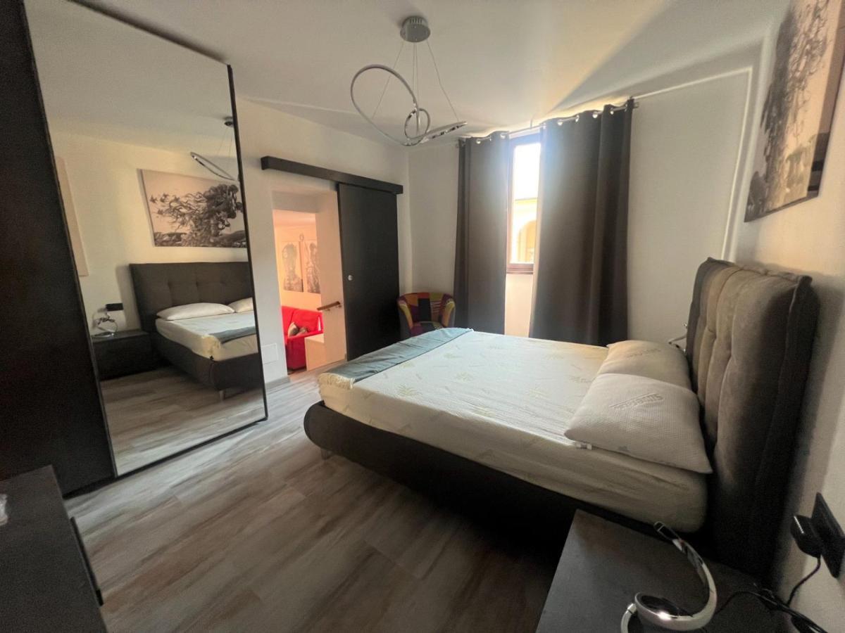 Apartment In Central Square With Lake View Lenno Kültér fotó
