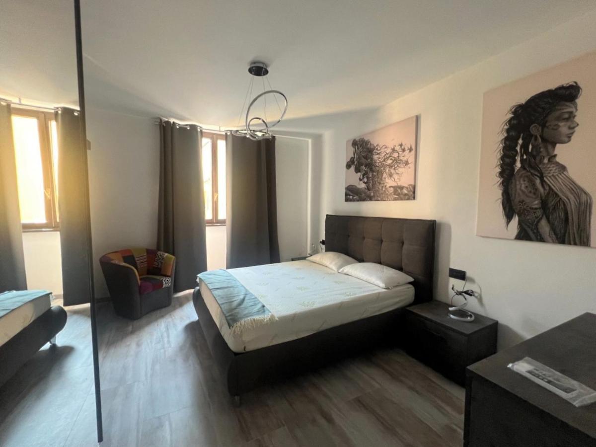 Apartment In Central Square With Lake View Lenno Kültér fotó
